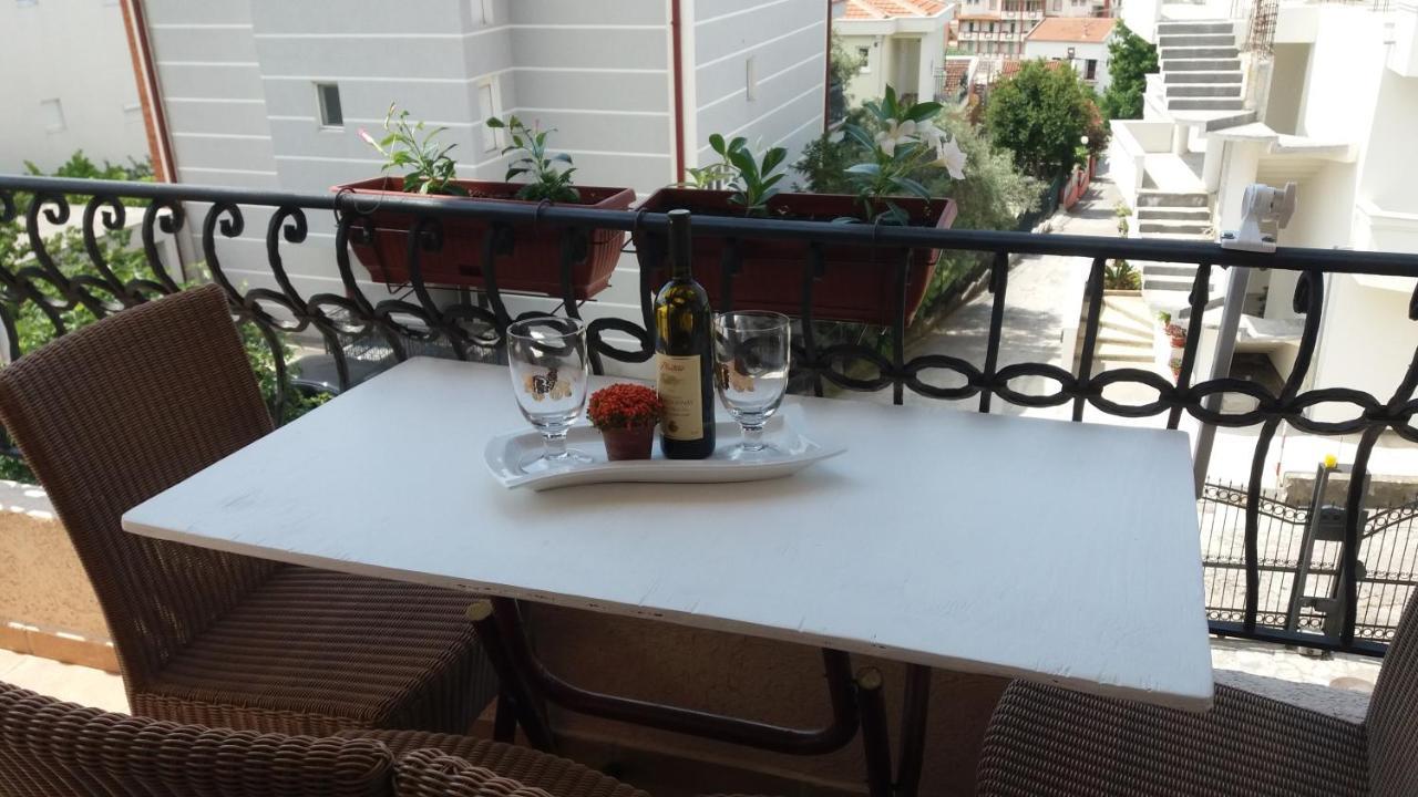 Apartments Grabovica บาร์ ภายนอก รูปภาพ