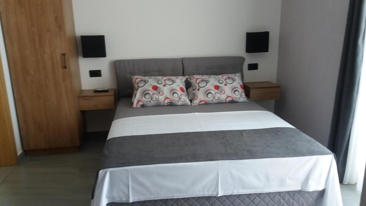 Apartments Grabovica บาร์ ภายนอก รูปภาพ